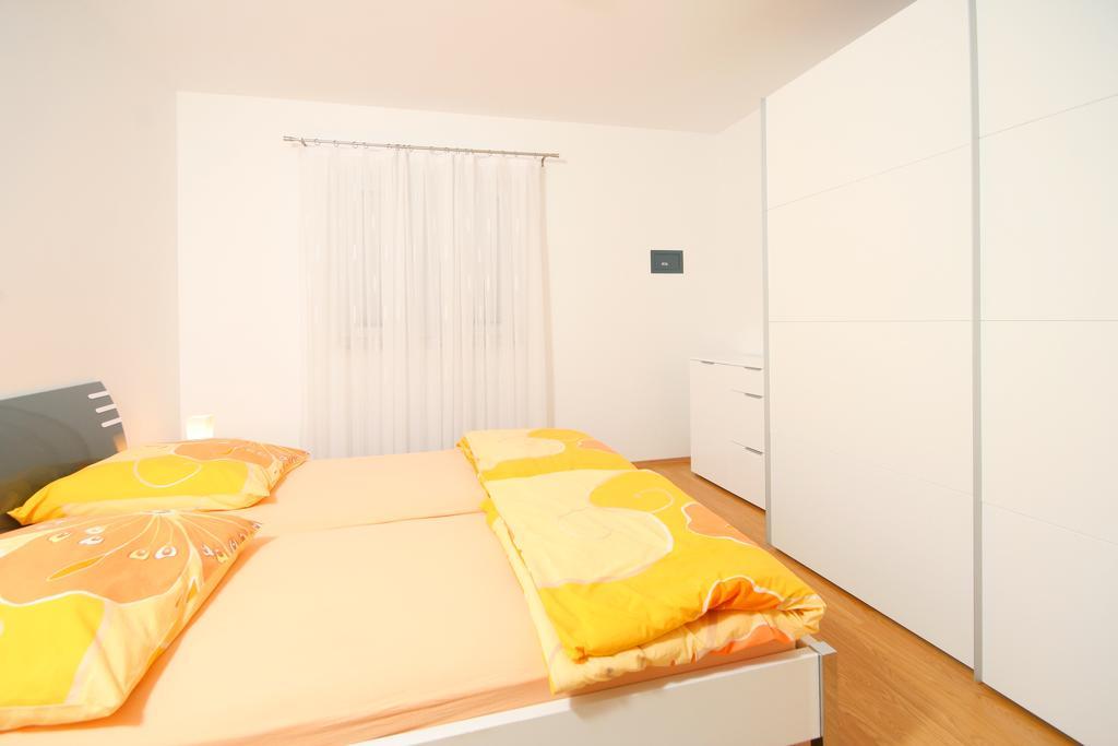 Apartmani Mane Trogir Buitenkant foto