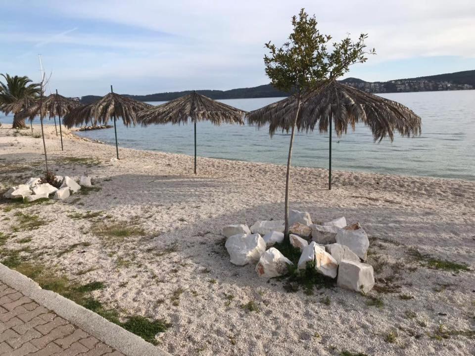 Apartmani Mane Trogir Buitenkant foto